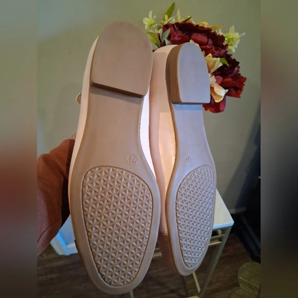 Tahari Loft Cap Toe Flats, Blush Pink and Gold. Size 7 - Picture 5 of 7